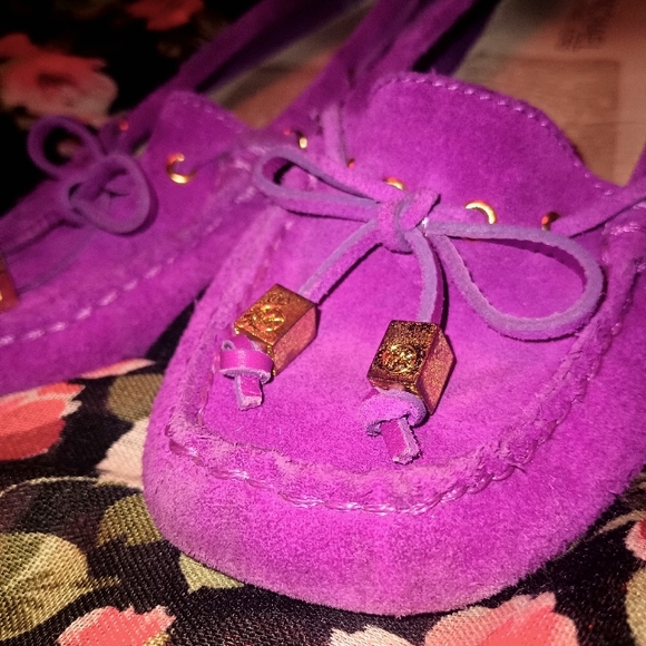 😻Michael Kors🌺Fuchsia Suede Flats😈 - Picture 1 of 9